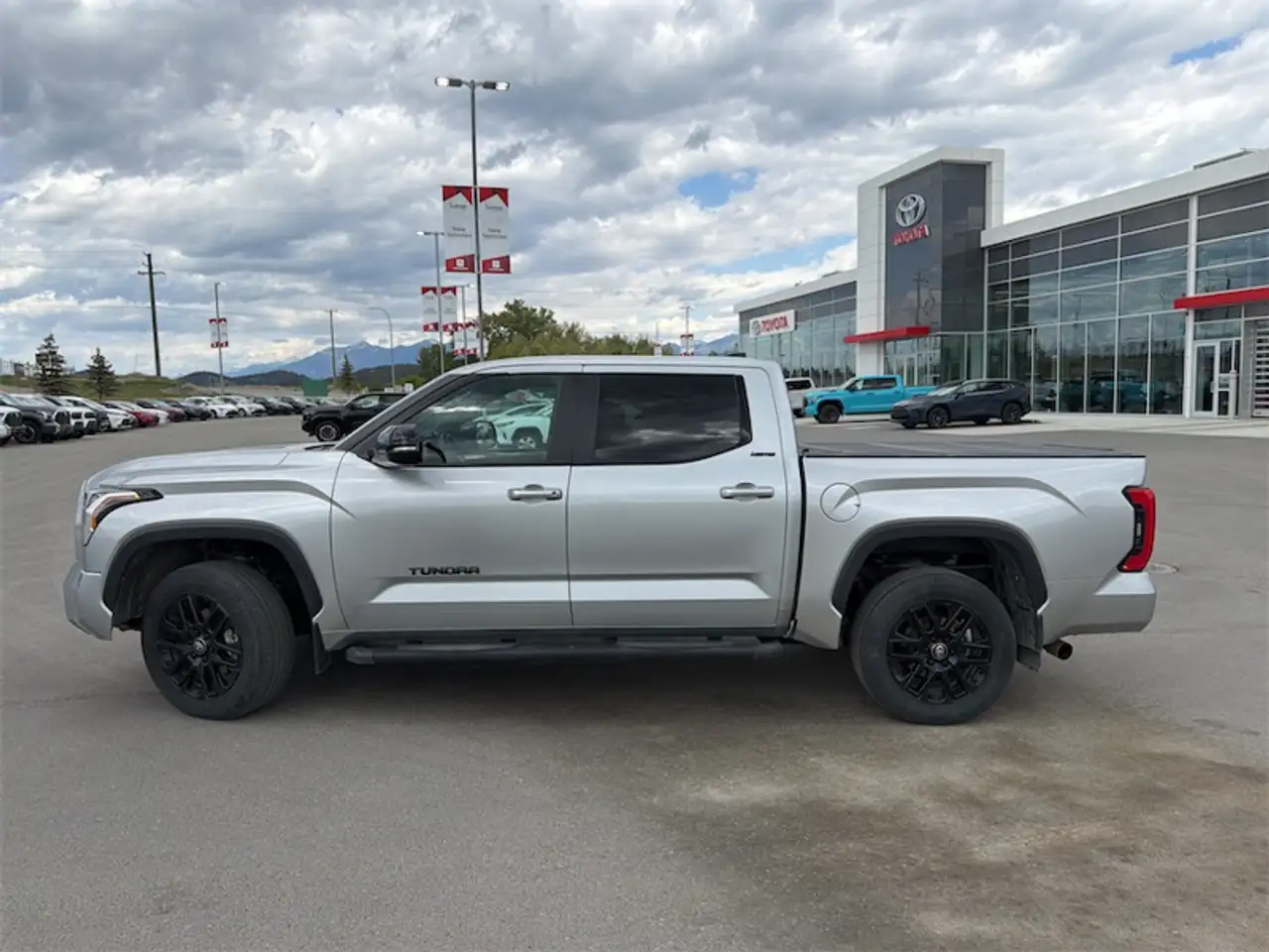 Toyota Tundra снимка Toyota Tundra