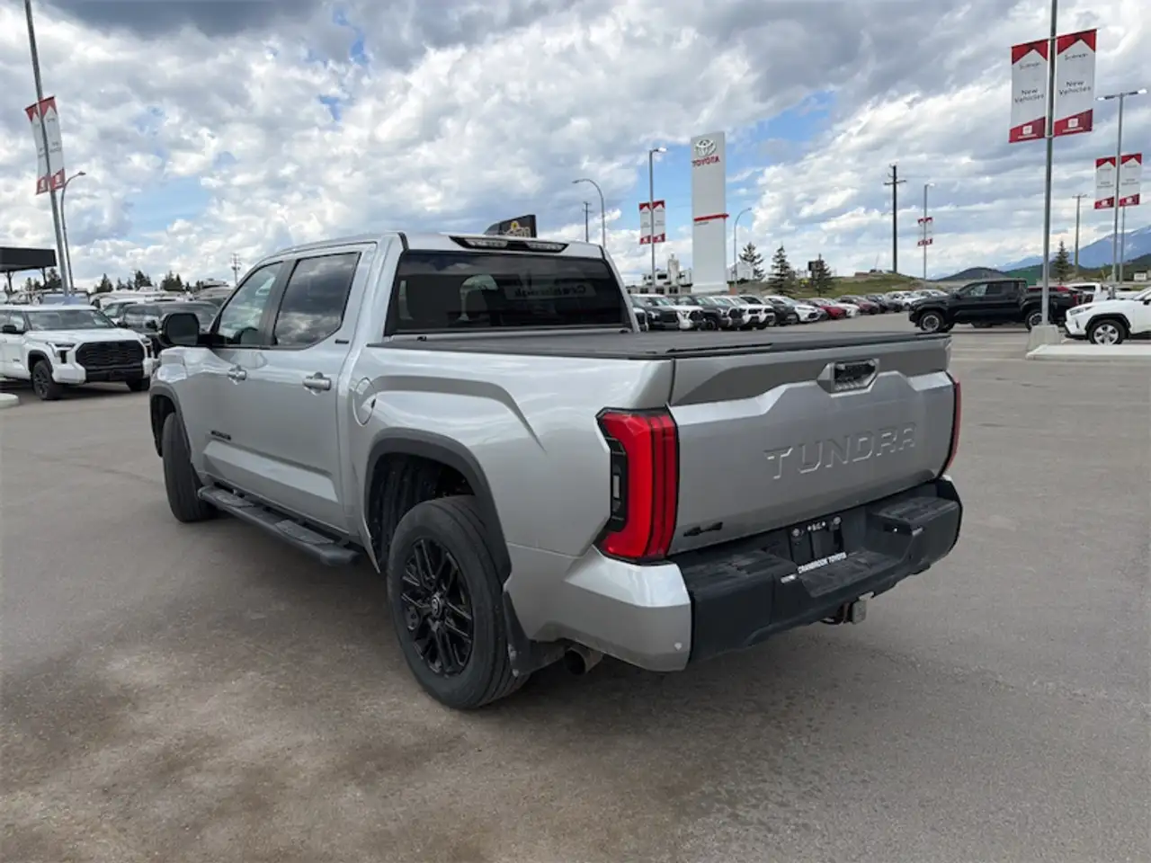 Toyota Tundra снимка Toyota Tundra
