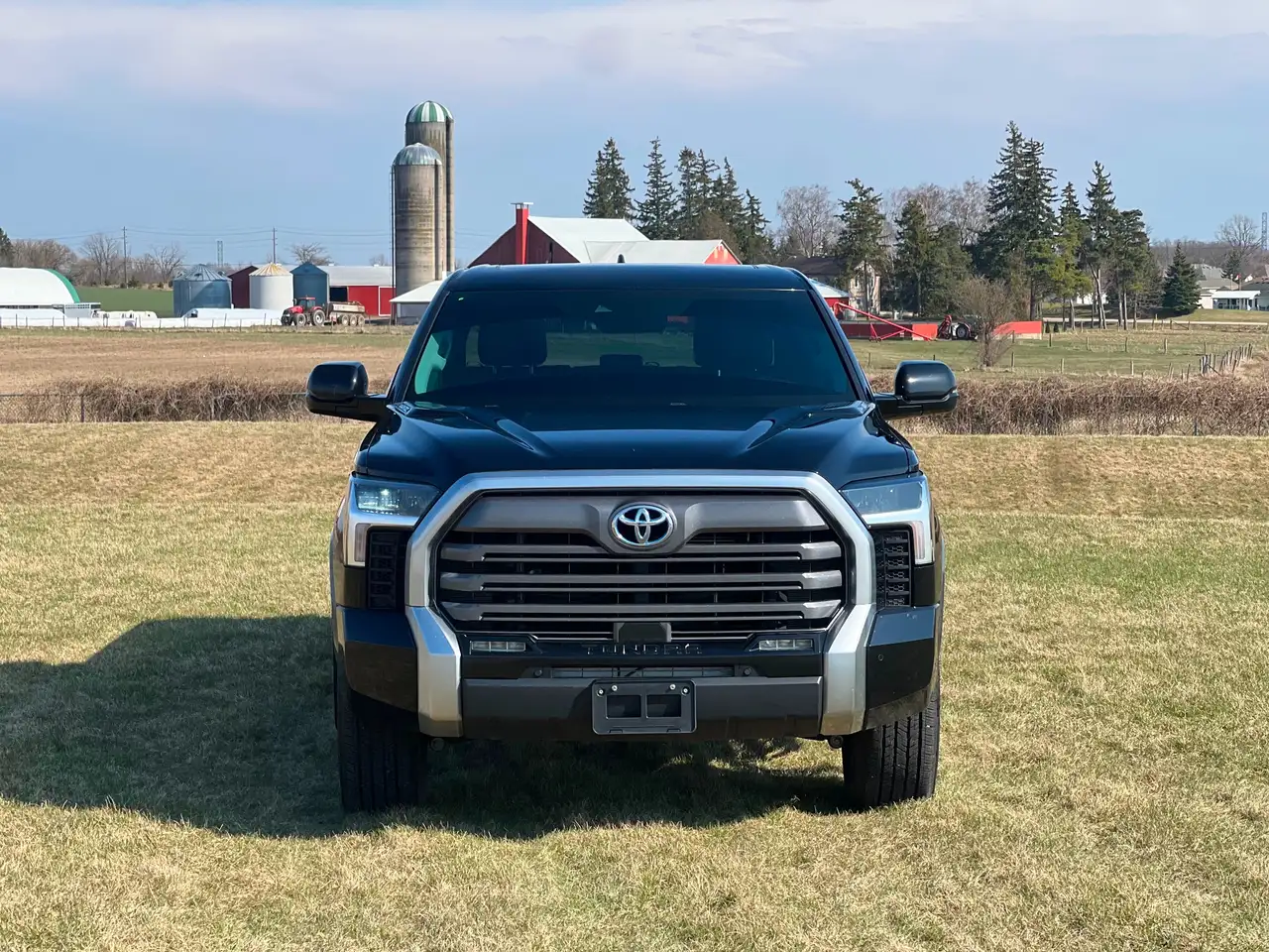 Toyota Tundra снимка Toyota Tundra