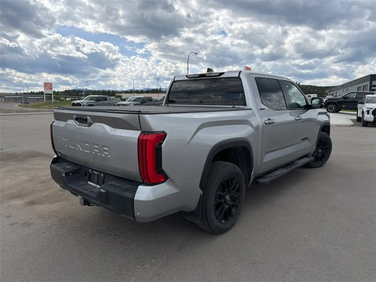 Toyota Tundra снимка Toyota Tundra