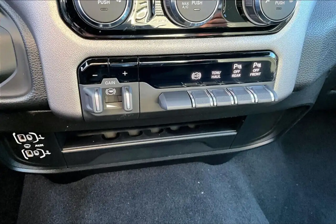 RAM 3500 снимка RAM 3500