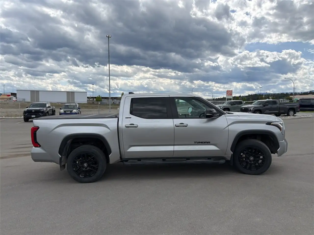 Toyota Tundra снимка Toyota Tundra