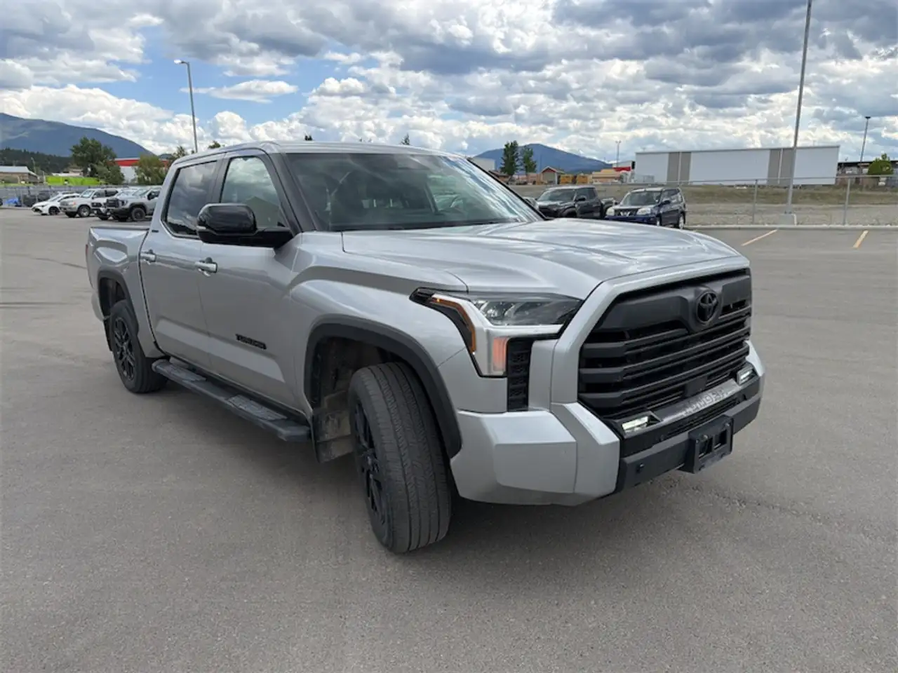 Toyota Tundra снимка Toyota Tundra