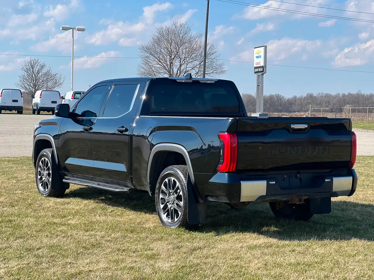 Toyota Tundra снимка Toyota Tundra