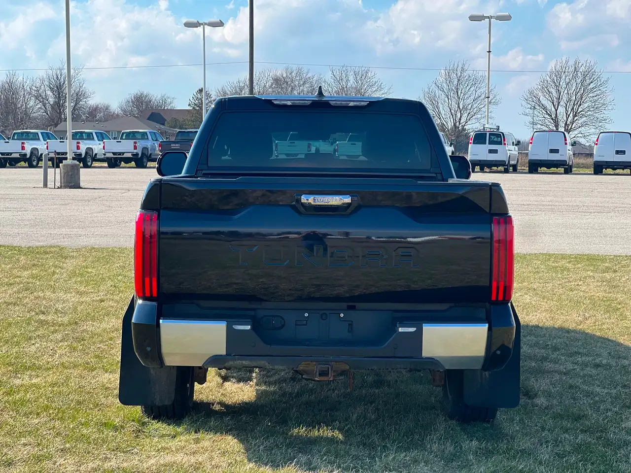 Toyota Tundra снимка Toyota Tundra