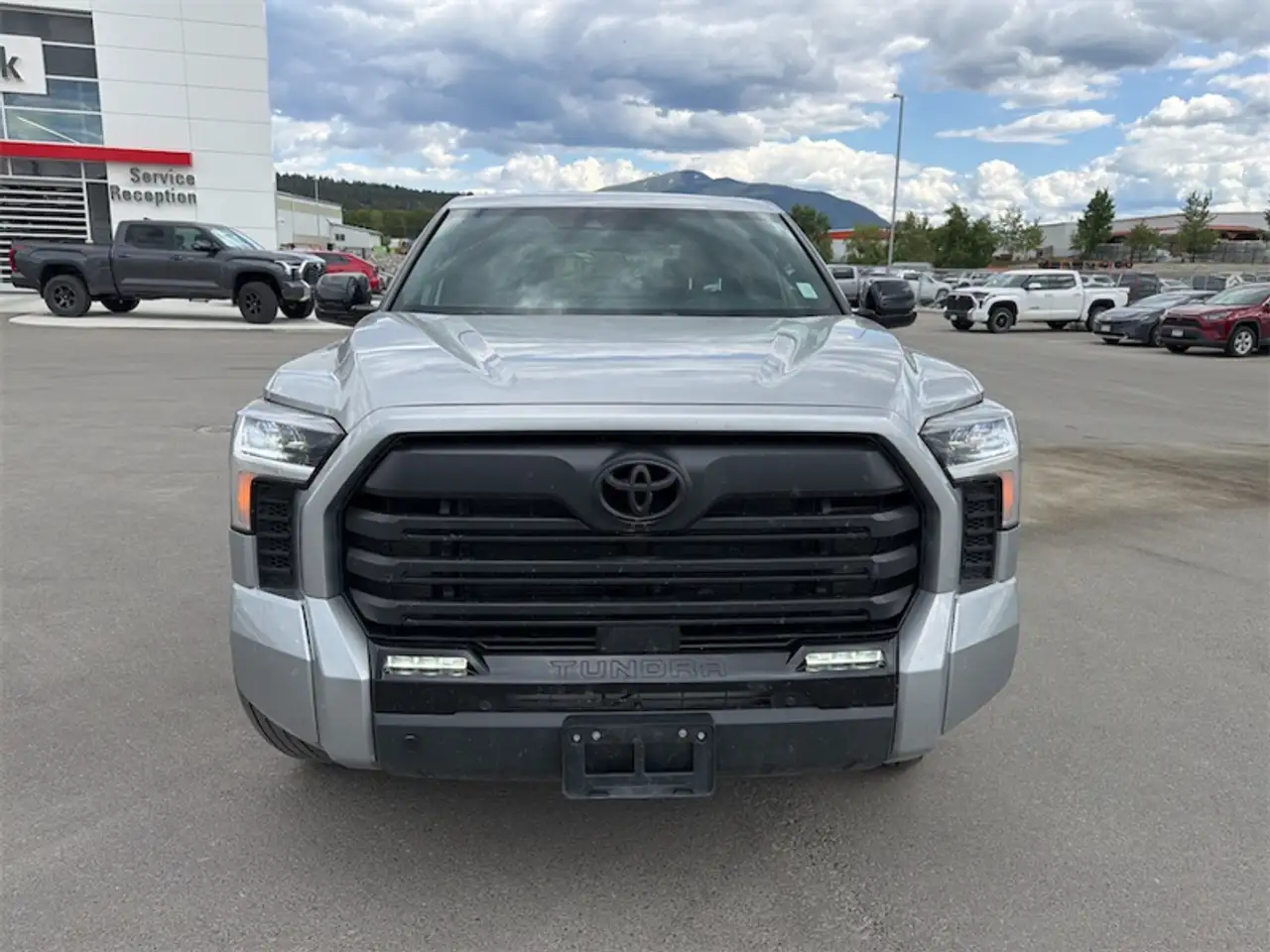 Toyota Tundra снимка Toyota Tundra