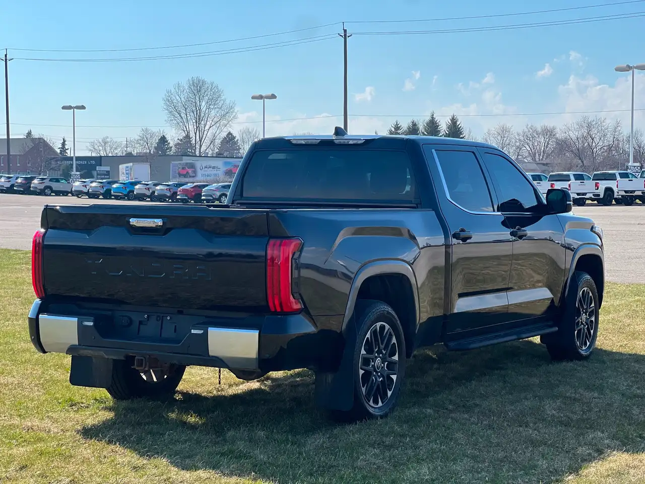 Toyota Tundra снимка Toyota Tundra