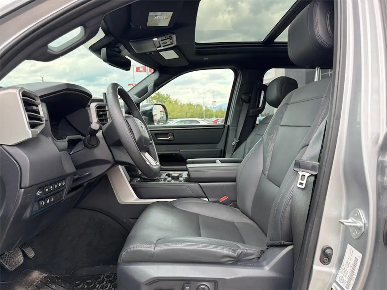 Toyota Tundra снимка Toyota Tundra