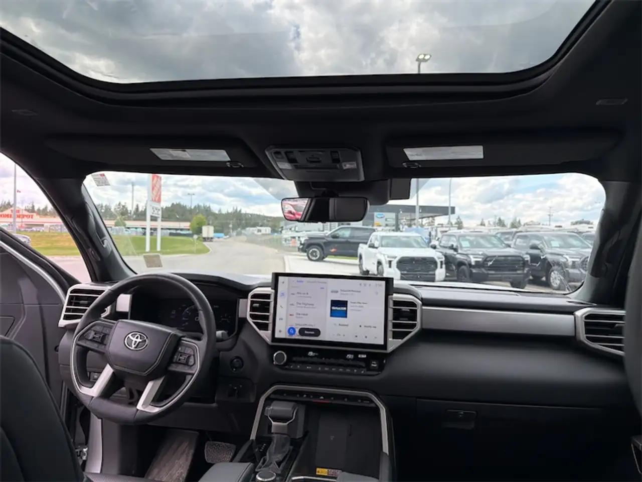 Toyota Tundra снимка Toyota Tundra