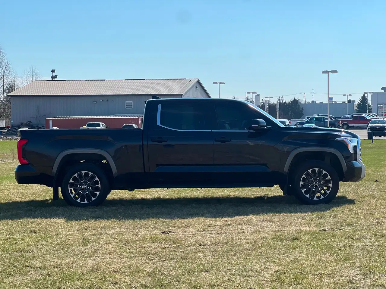 Toyota Tundra снимка Toyota Tundra