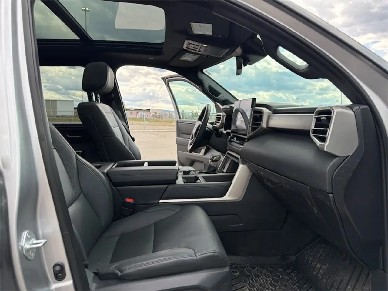 Toyota Tundra снимка Toyota Tundra