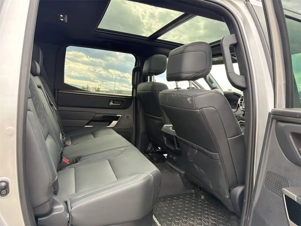 Toyota Tundra снимка Toyota Tundra