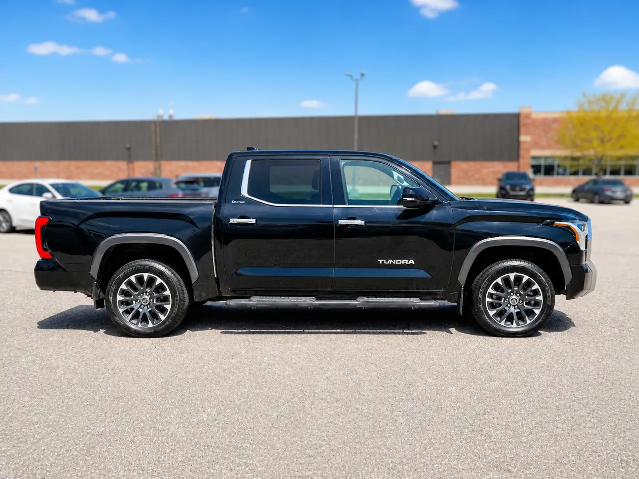 Toyota Tundra снимка Toyota Tundra
