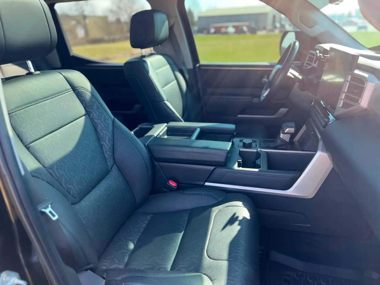 Toyota Tundra снимка Toyota Tundra