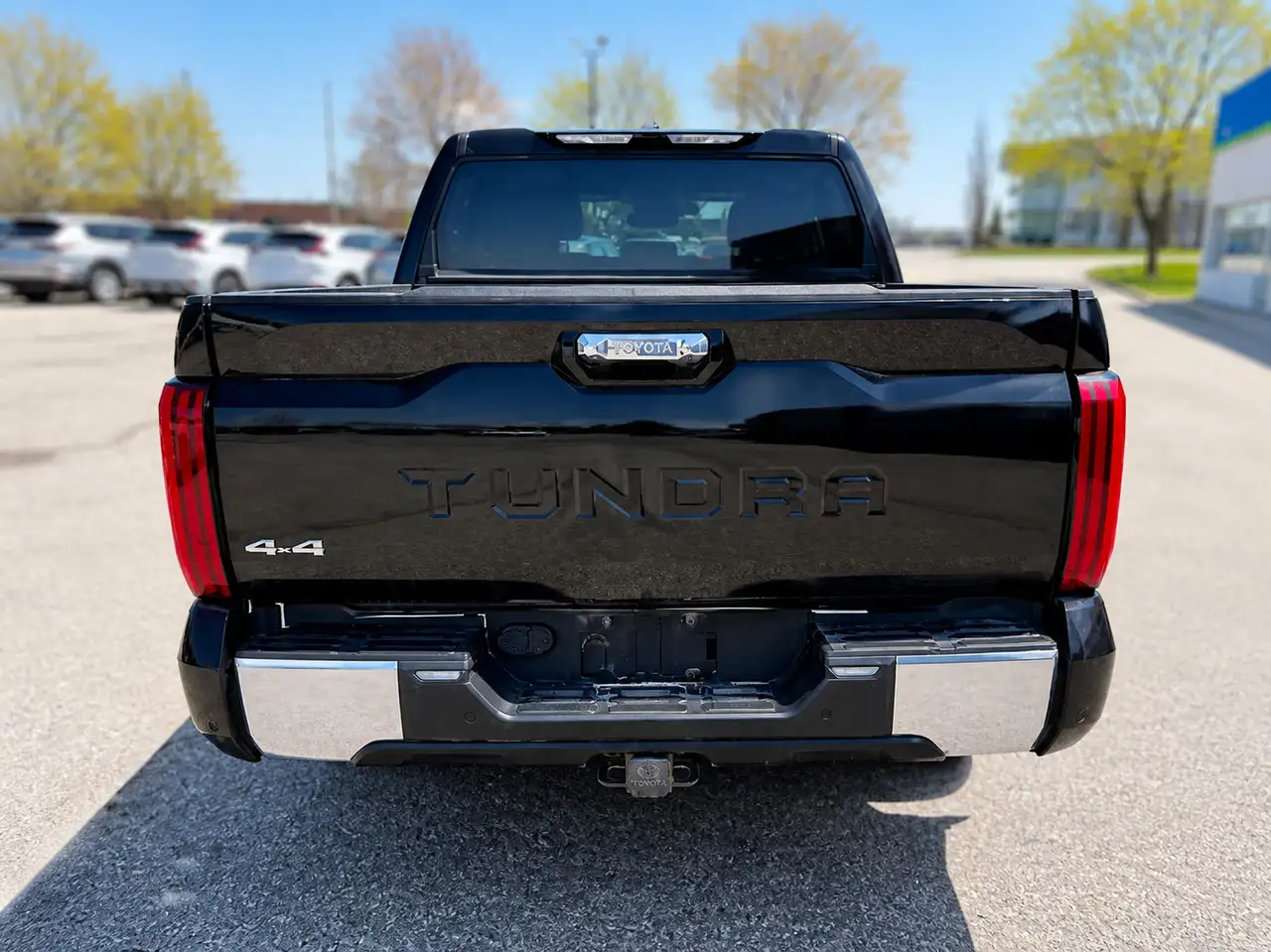 Toyota Tundra снимка Toyota Tundra