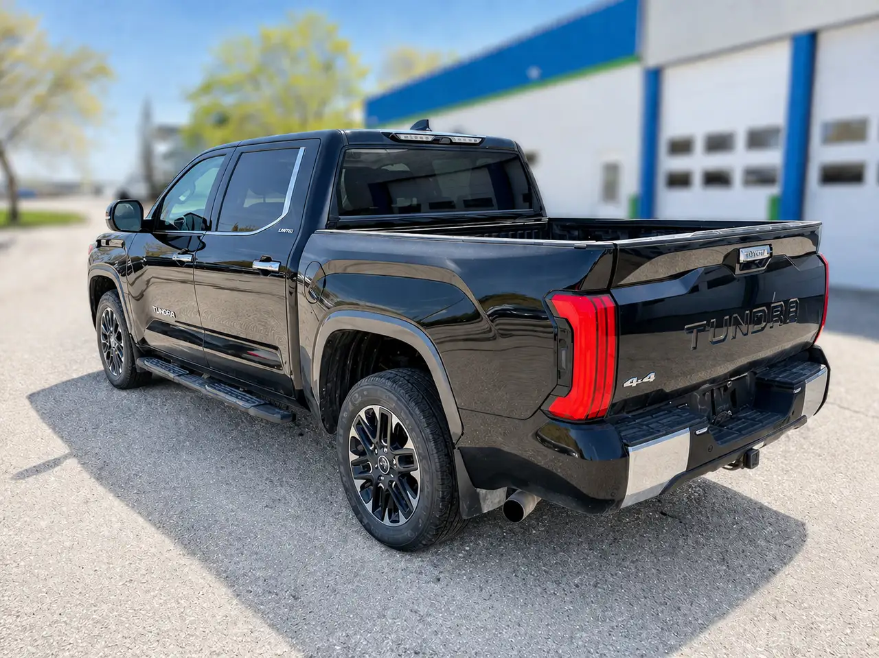 Toyota Tundra снимка Toyota Tundra