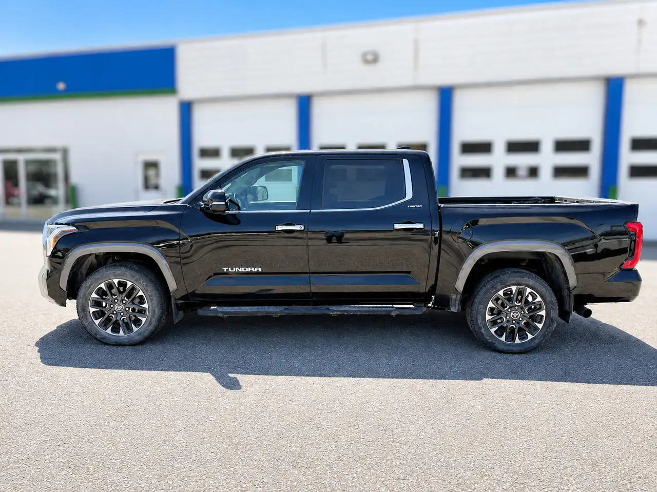 Toyota Tundra снимка Toyota Tundra