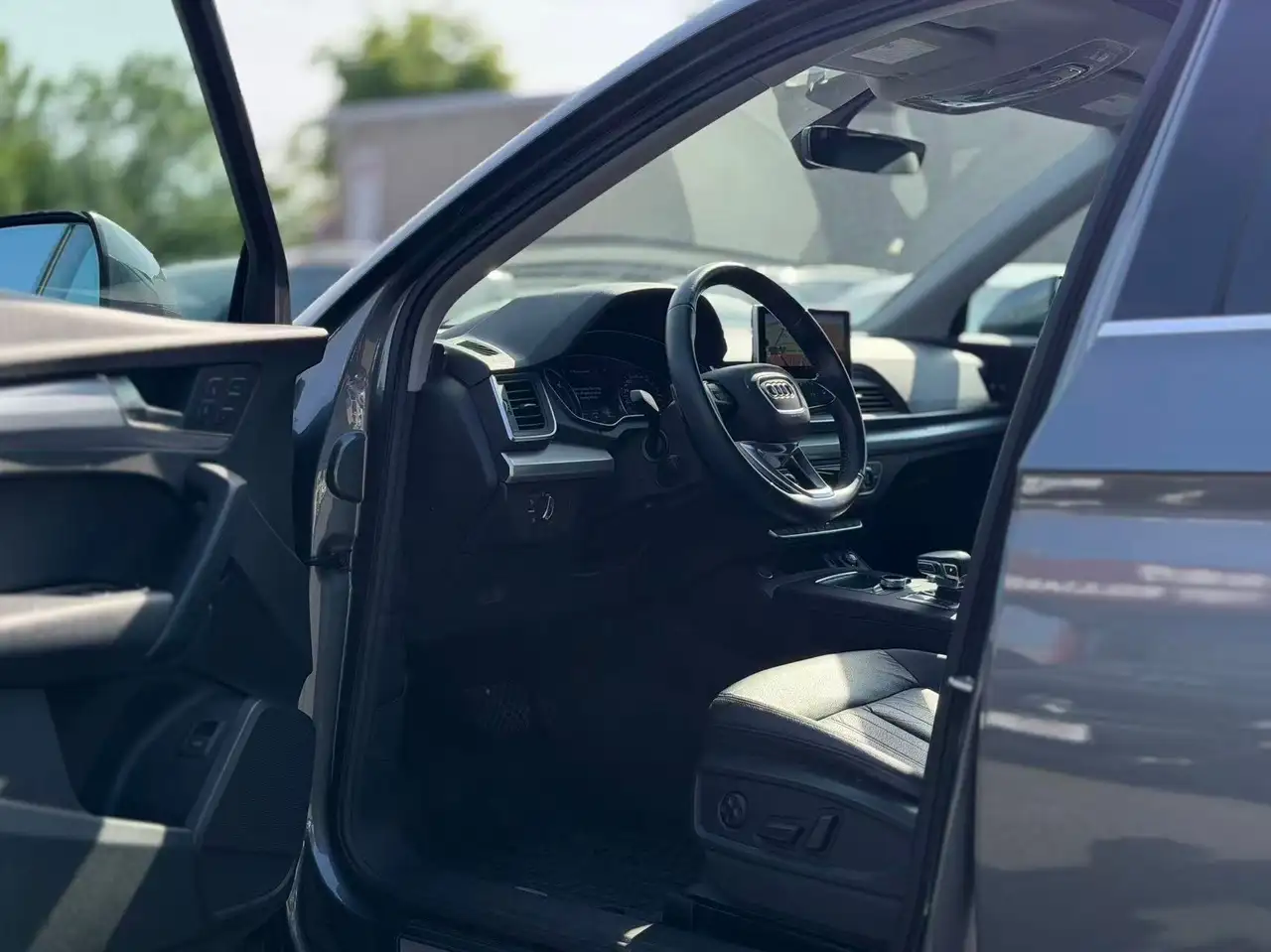 Audi Q5 снимка Audi Q5