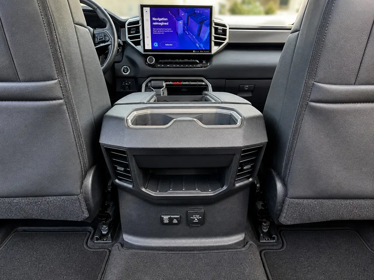 Toyota Tundra снимка Toyota Tundra