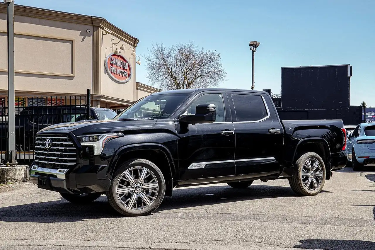 Toyota Tundra снимка Toyota Tundra