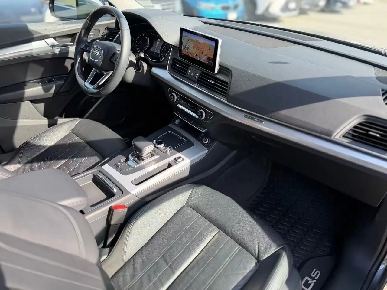 Audi Q5 снимка Audi Q5