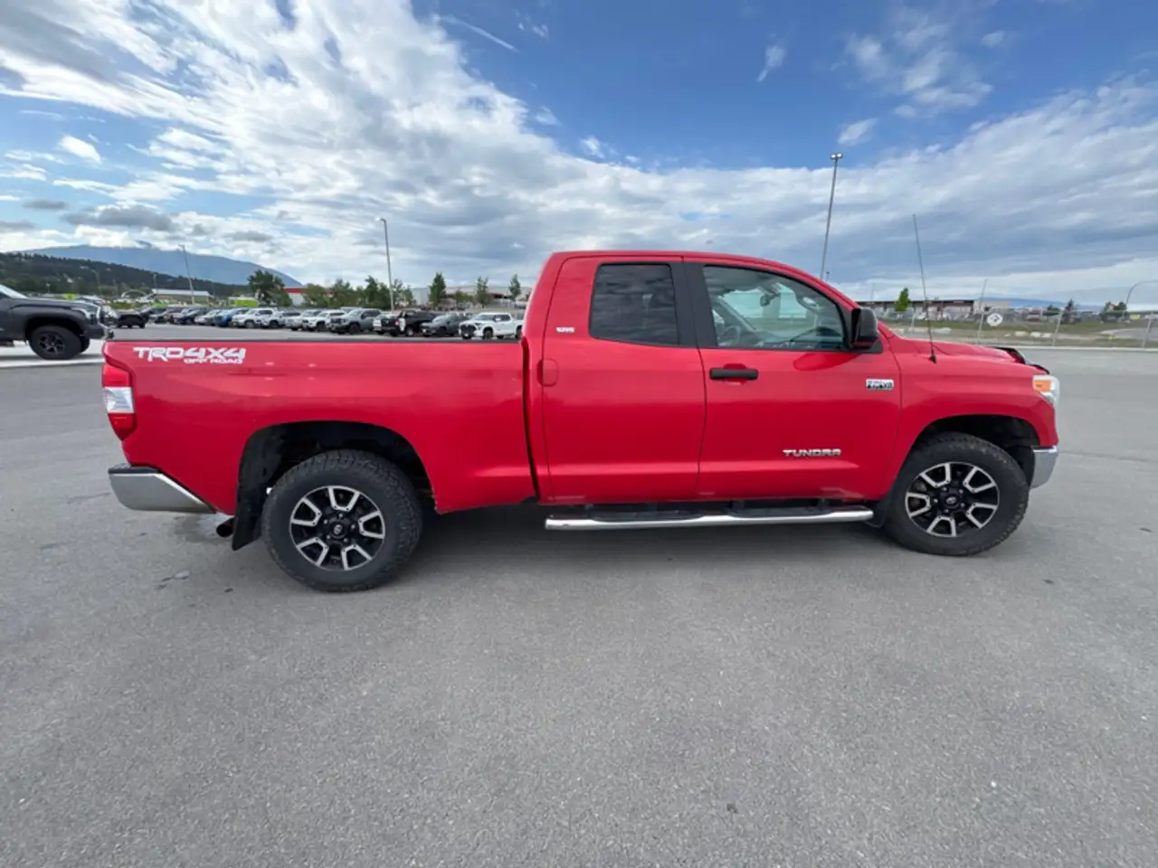 Toyota Tundra снимка Toyota Tundra