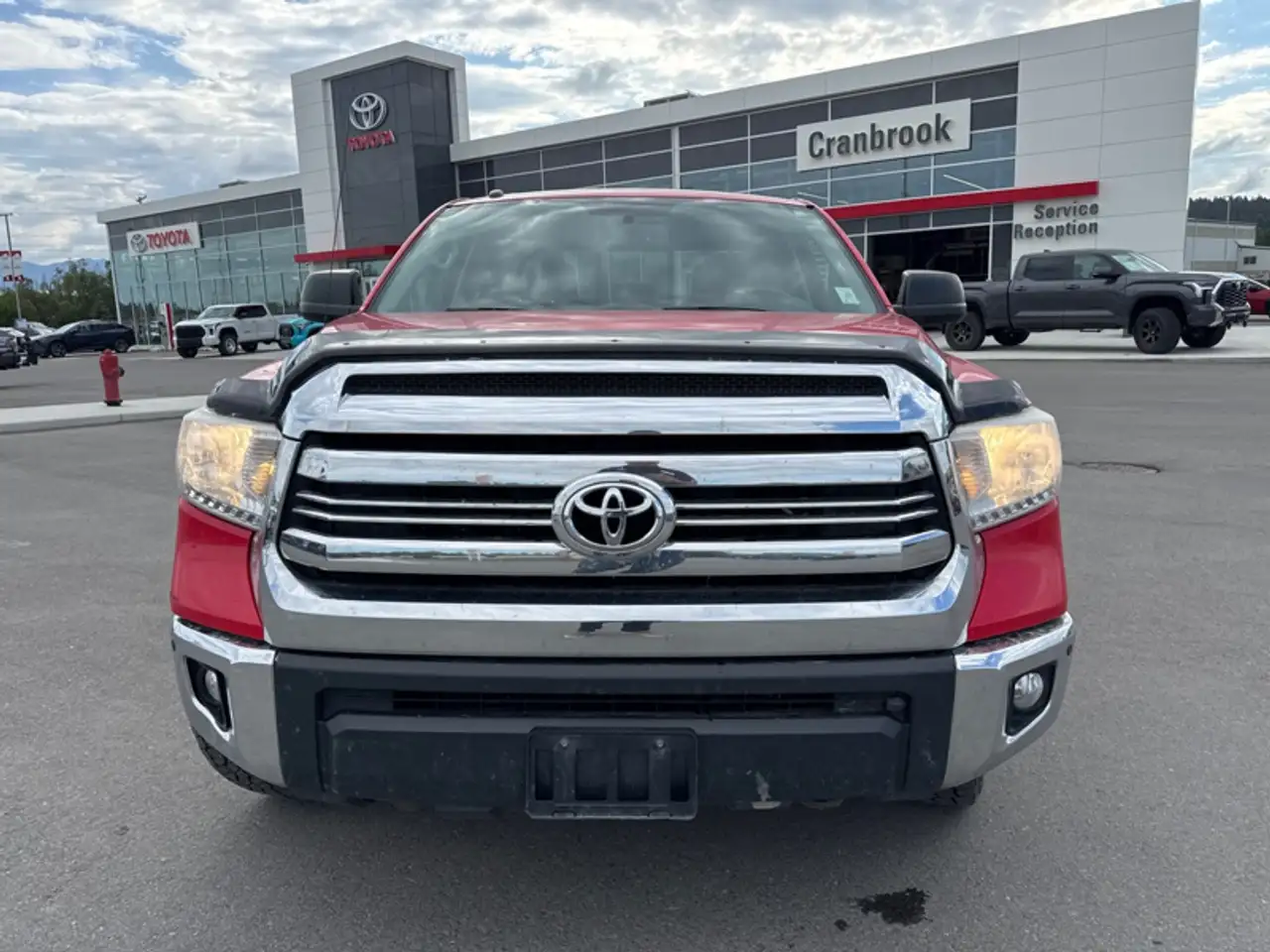 Toyota Tundra снимка Toyota Tundra