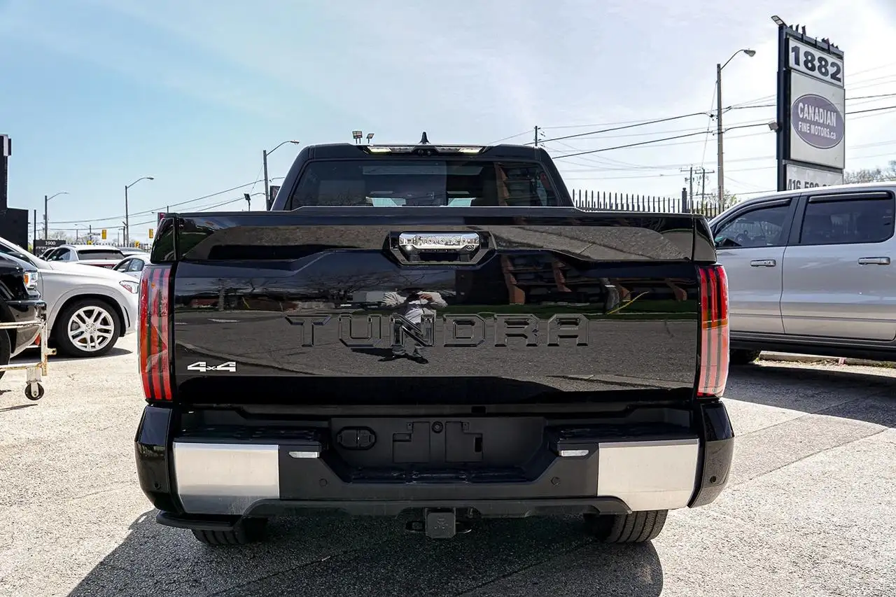 Toyota Tundra снимка Toyota Tundra