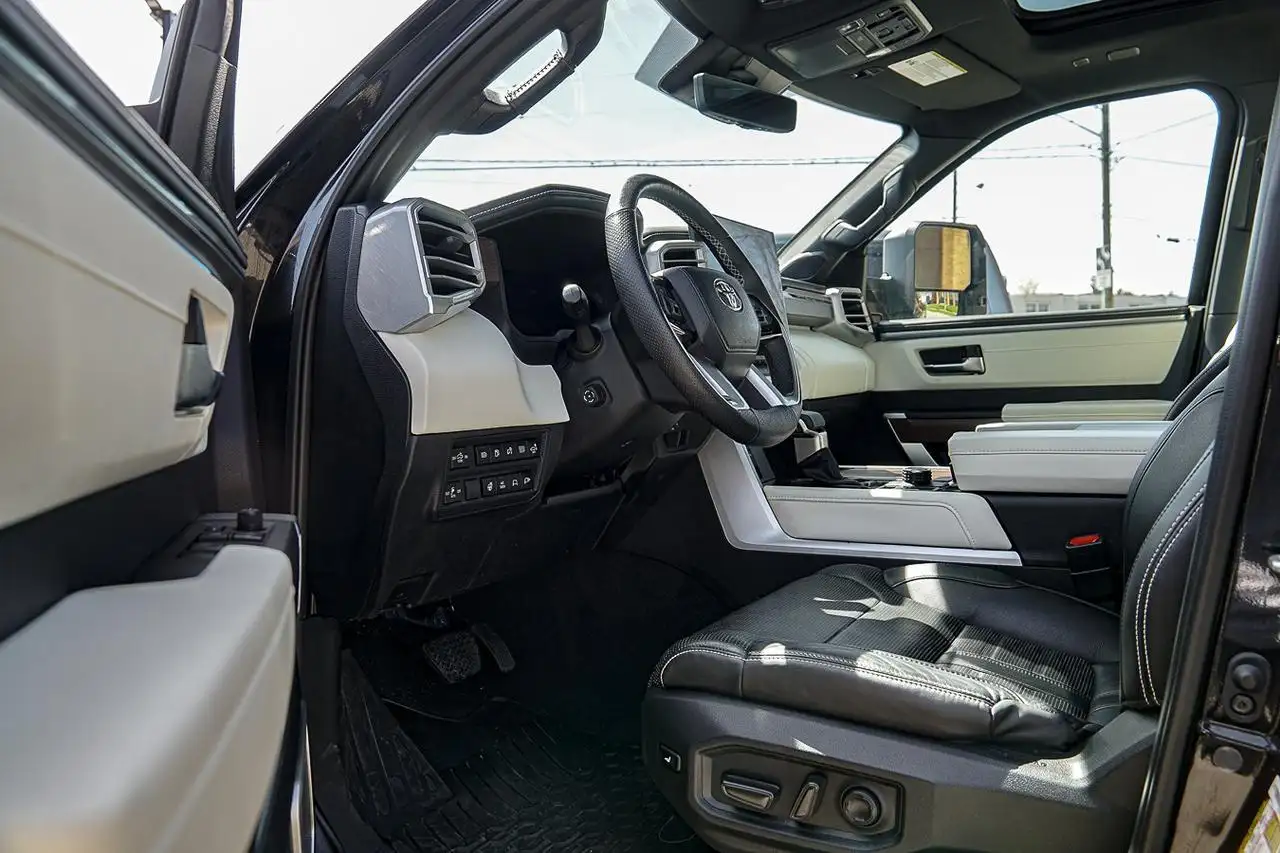 Toyota Tundra снимка Toyota Tundra