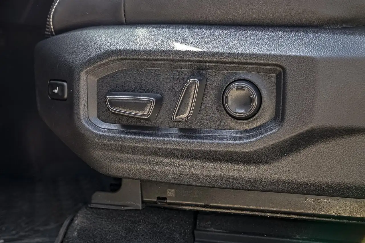 Toyota Tundra снимка Toyota Tundra