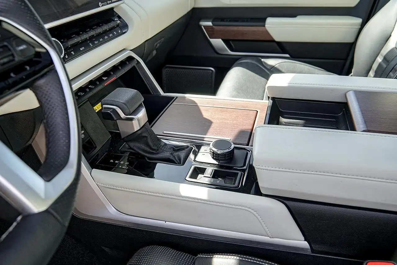 Toyota Tundra снимка Toyota Tundra