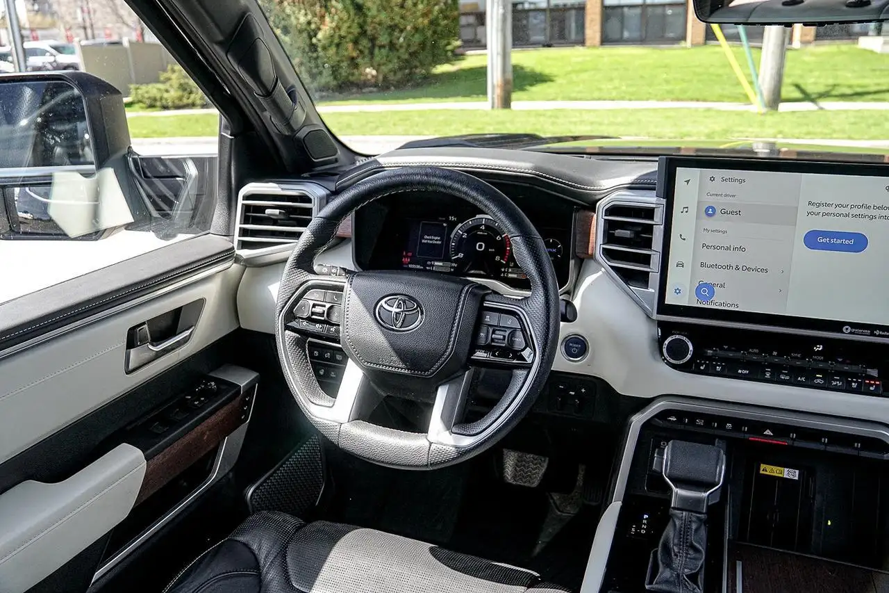 Toyota Tundra снимка Toyota Tundra