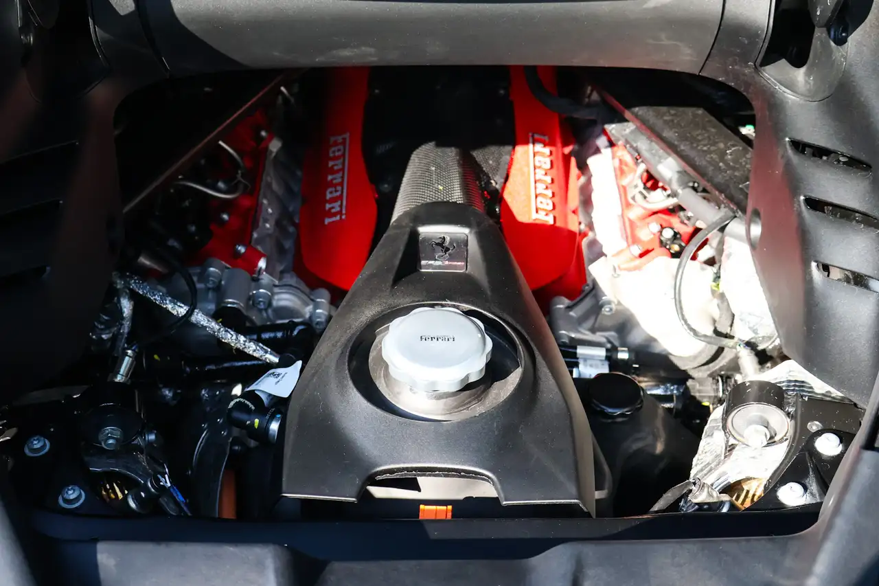 Ferrari SF90 Spider снимка Ferrari SF90 Spider