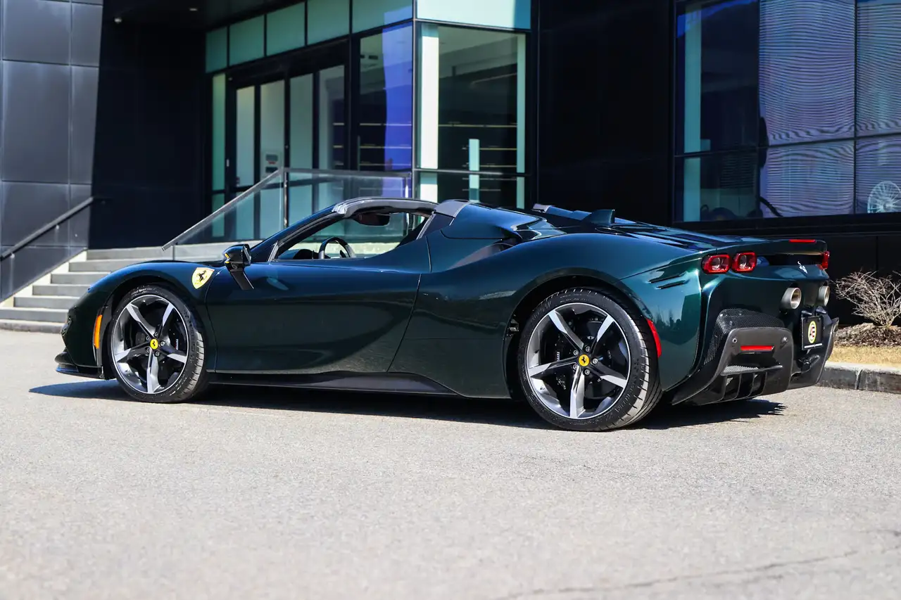 Ferrari SF90 Spider снимка Ferrari SF90 Spider