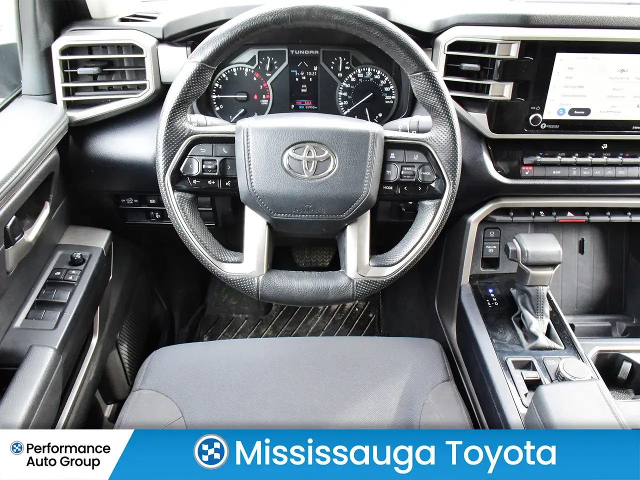 Toyota Tundra снимка Toyota Tundra