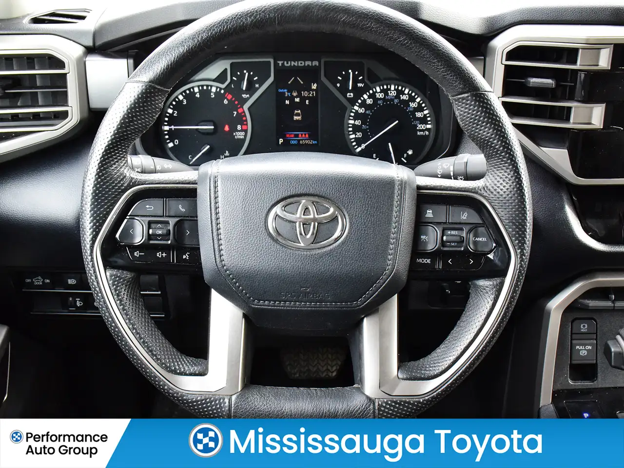 Toyota Tundra снимка Toyota Tundra