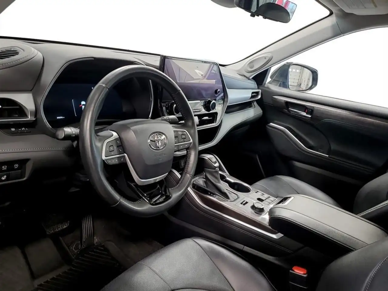 Toyota Highlander снимка Toyota Highlander