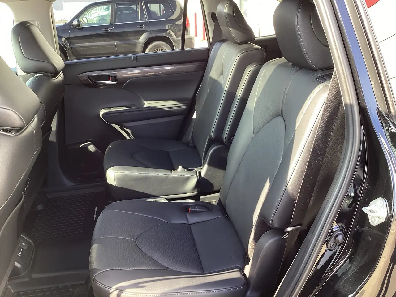 Toyota Highlander снимка Toyota Highlander