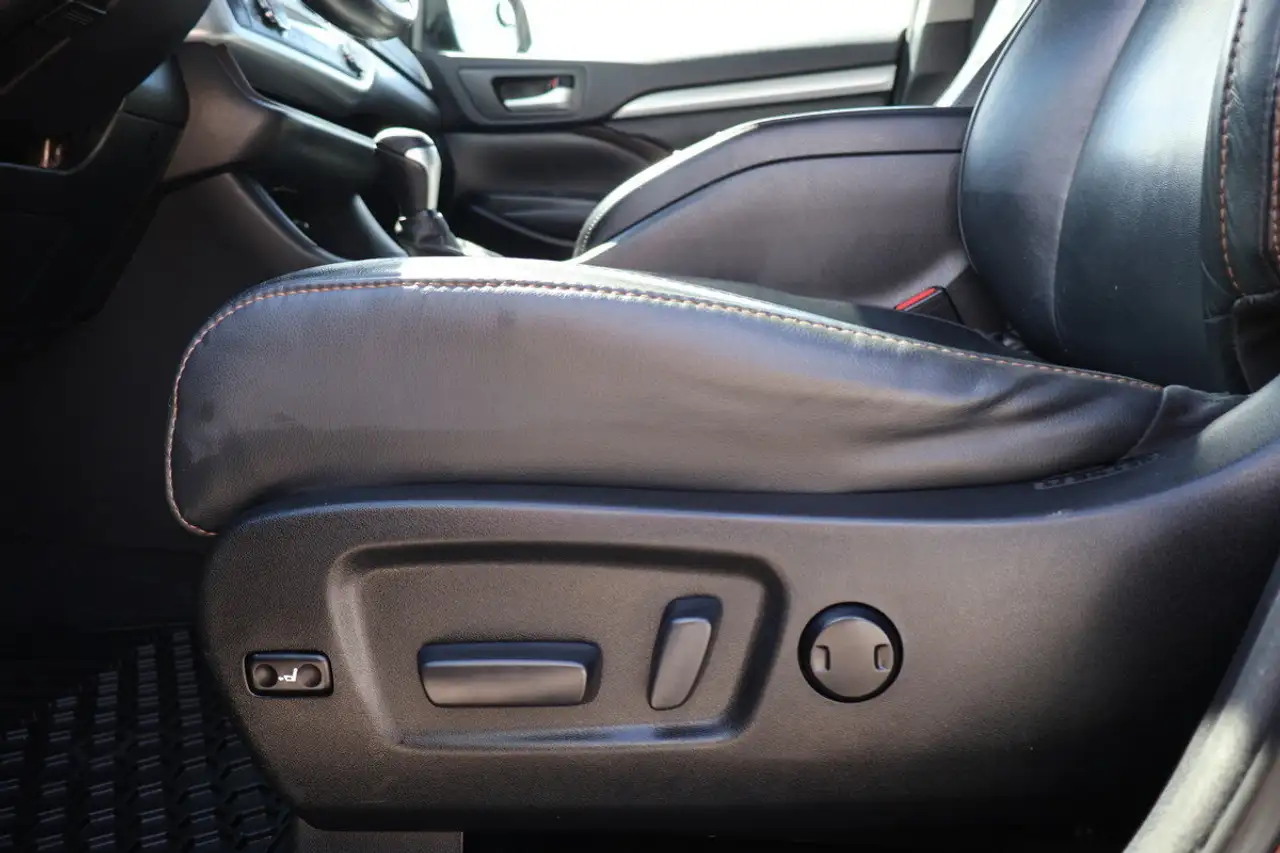 Toyota Highlander photo Toyota Highlander
