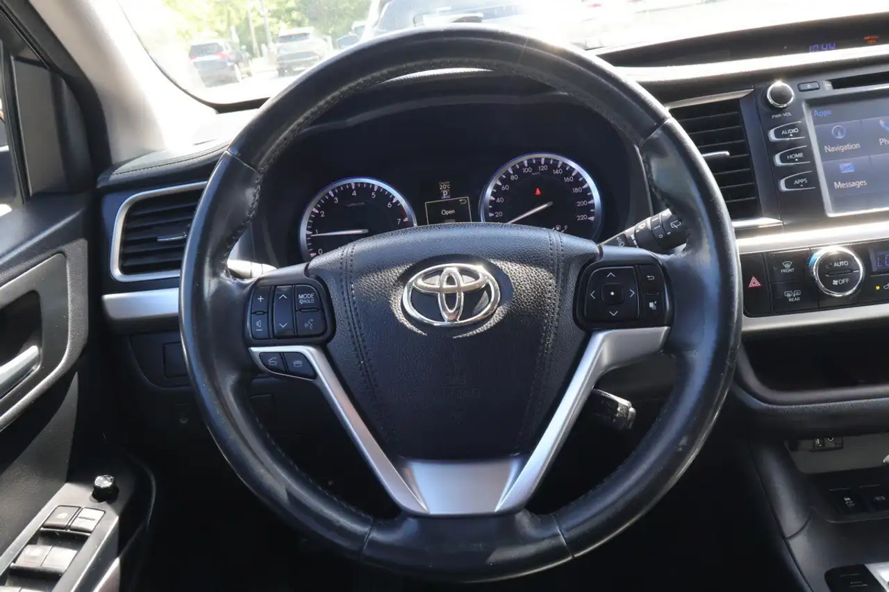Toyota Highlander photo Toyota Highlander