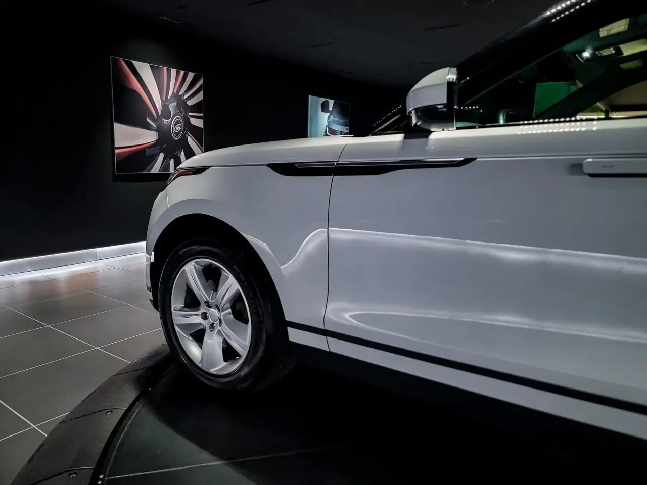 Land Rover Range Rover Velar снимка Land Rover Range Rover Velar