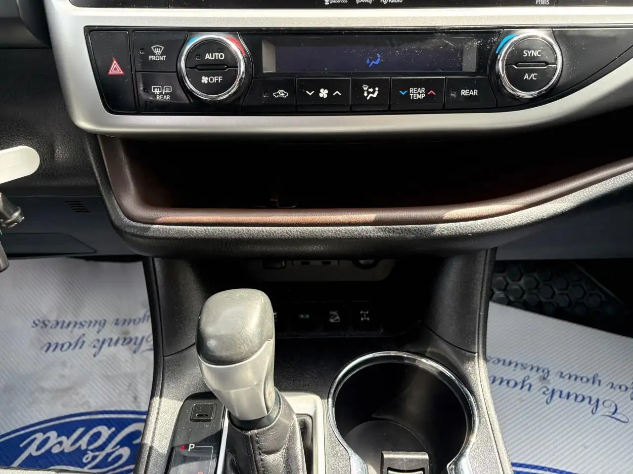Toyota Highlander снимка Toyota Highlander