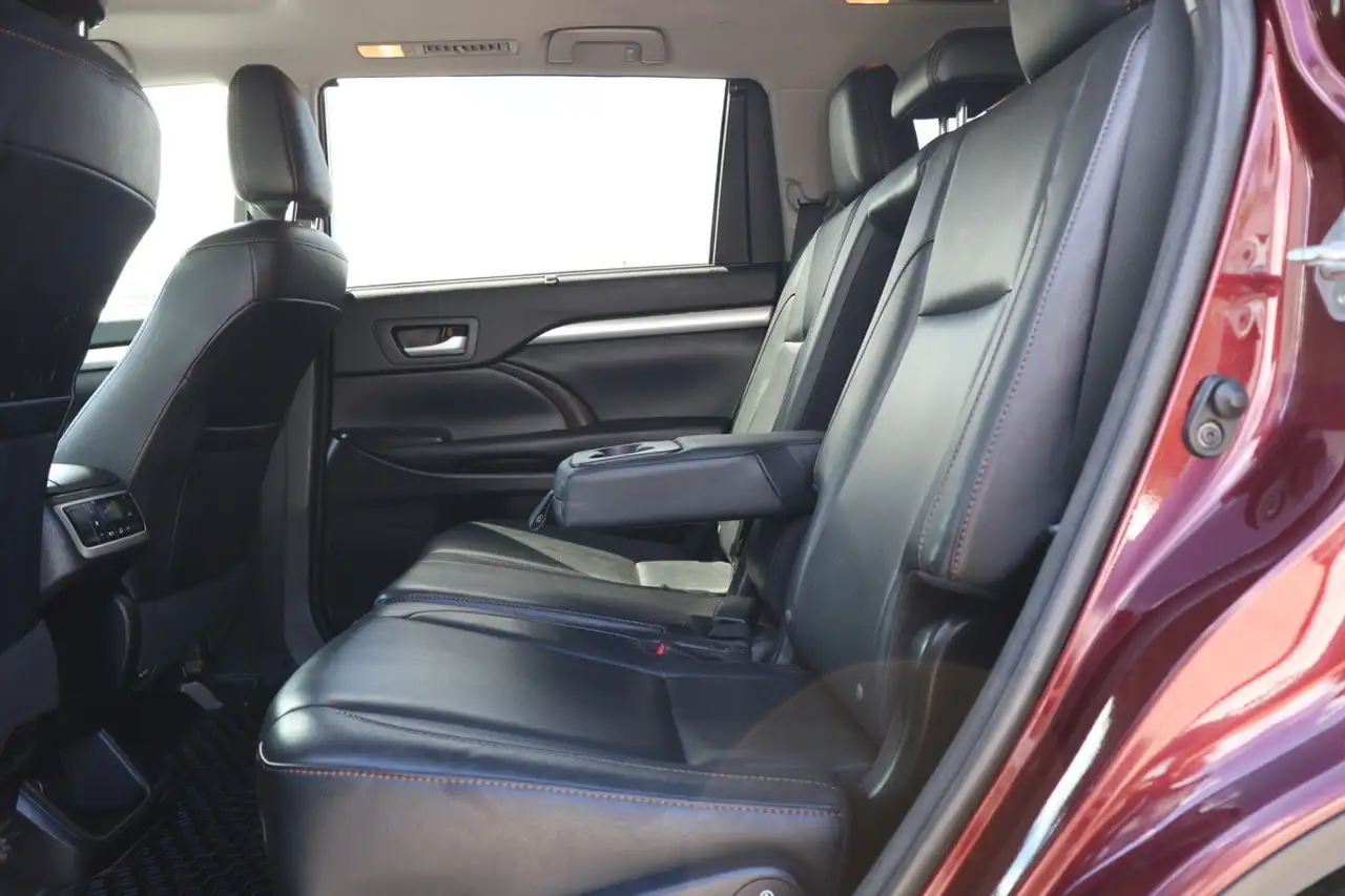 Toyota Highlander photo Toyota Highlander