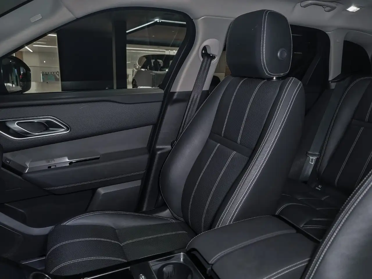 Land Rover Range Rover Velar снимка Land Rover Range Rover Velar