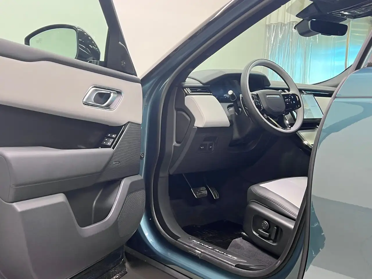 Land Rover Range Rover Velar снимка Land Rover Range Rover Velar
