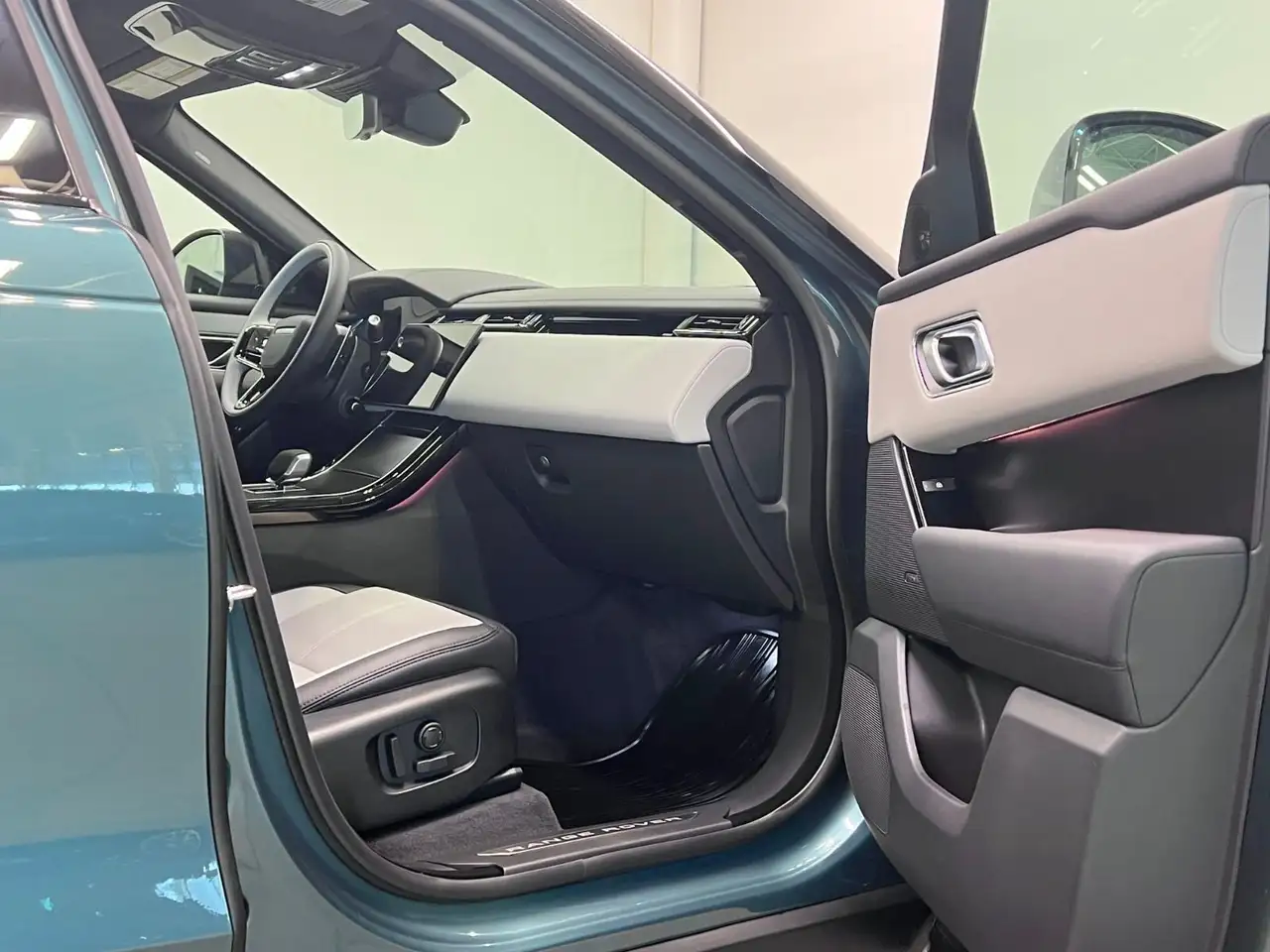 Land Rover Range Rover Velar снимка Land Rover Range Rover Velar