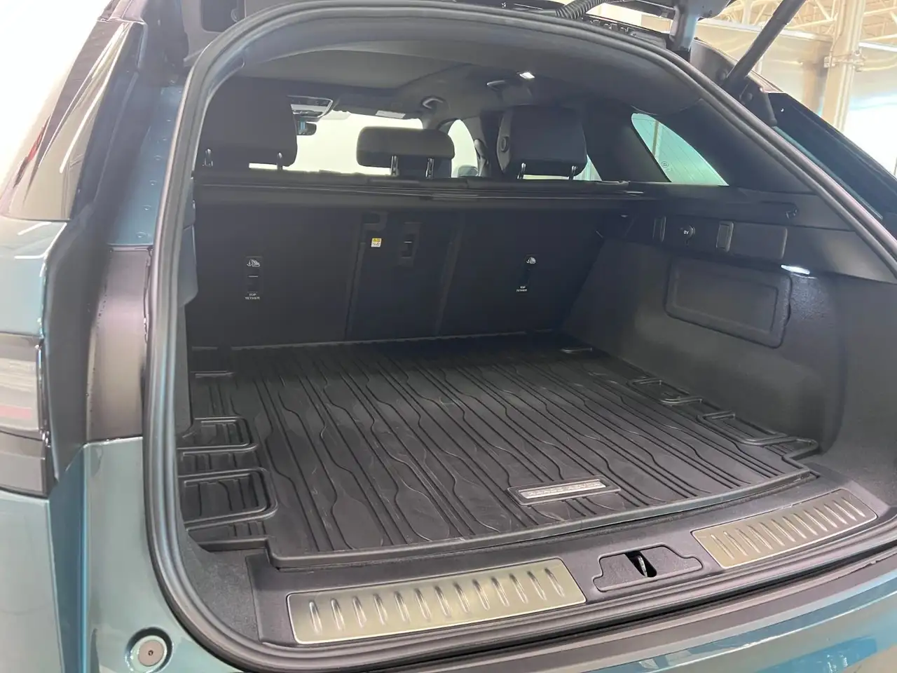 Land Rover Range Rover Velar снимка Land Rover Range Rover Velar