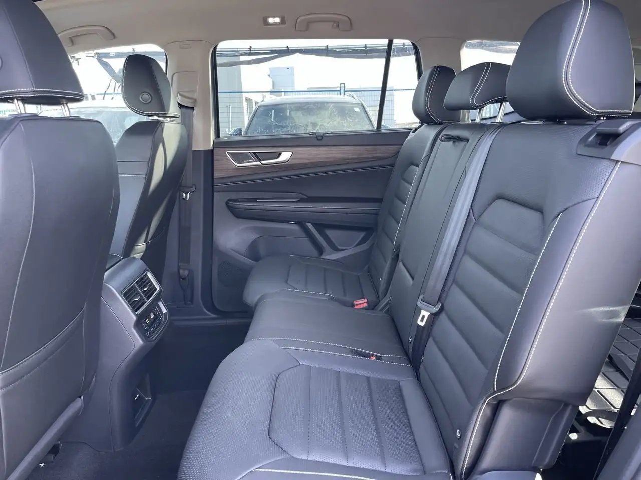 Volkswagen Atlas снимка Volkswagen Atlas