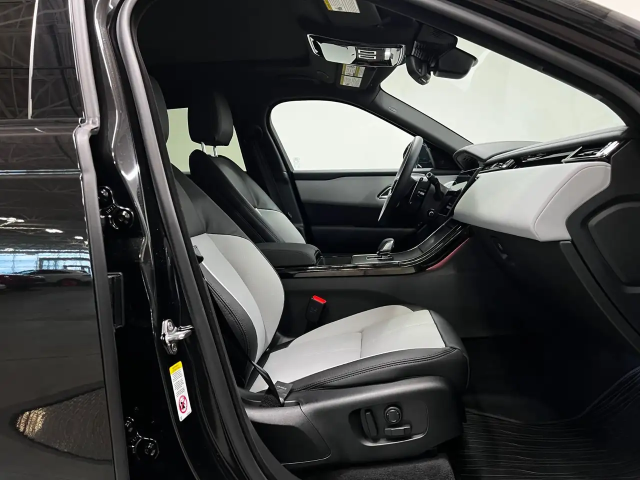 Land Rover Range Rover Velar снимка Land Rover Range Rover Velar
