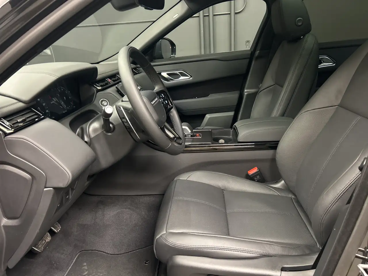 Land Rover Range Rover Velar снимка Land Rover Range Rover Velar